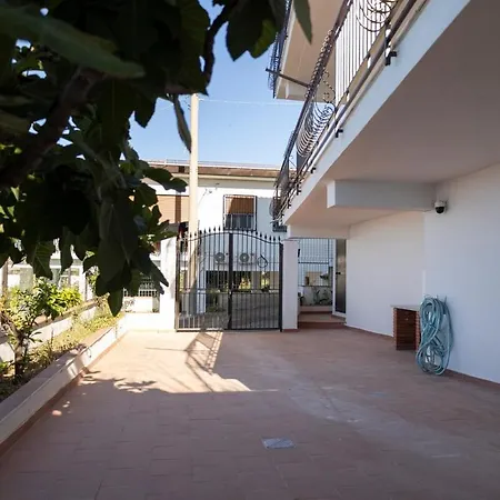 Bedda Mia B Apartment